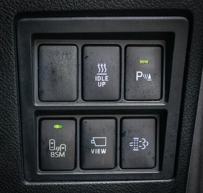 2025 Toyota Hilux SR5 48V