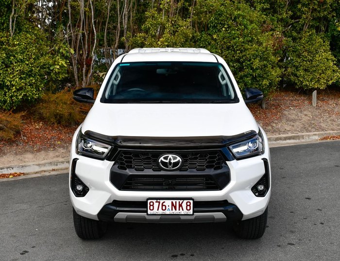 2025 Toyota Hilux SR5 48V