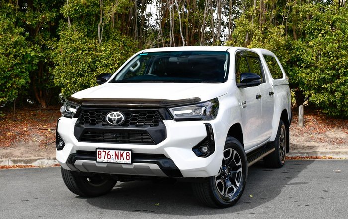 2025 Toyota Hilux SR5 48V