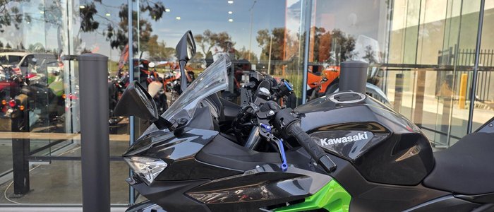 2023 Kawasaki Ninja 400 (EX400G) Ninja Black