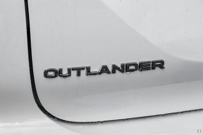 2025 Mitsubishi Outlander ES ZM MY25 White