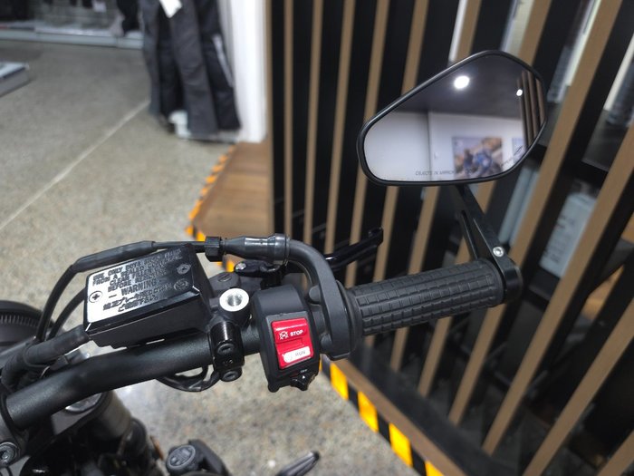 2023 Yamaha XSR700 Black