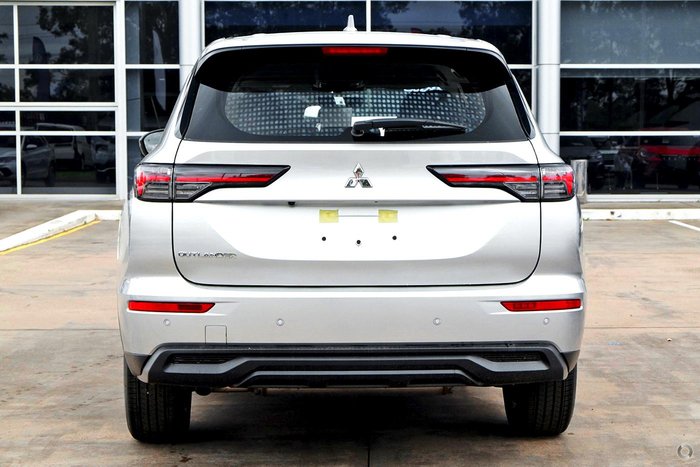 2025 Mitsubishi Outlander ES