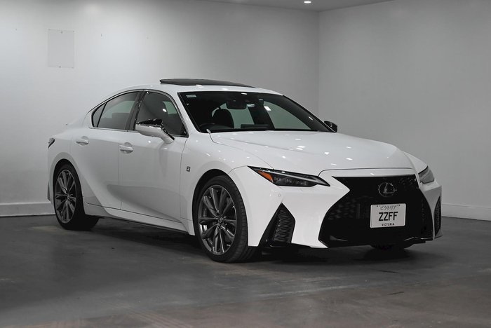 2021 Lexus IS