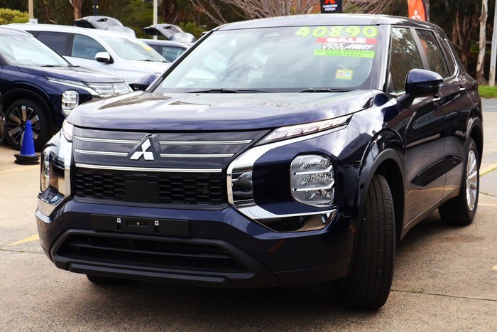 2025 Mitsubishi Outlander ES