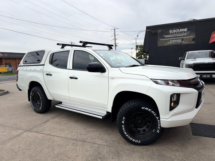 2022 Mitsubishi Triton GLX