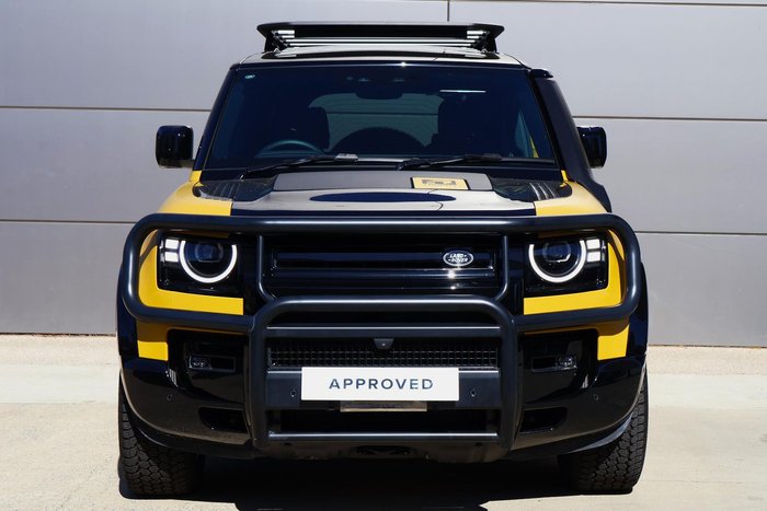 2025 Land Rover Defender 110 D350 Trophy Edition Deep Sandglow