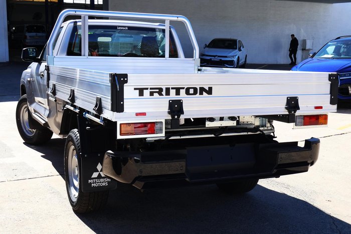 2026 Mitsubishi Triton GLX
