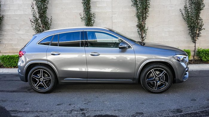 2025 Mercedes-Benz GLA-Class GLA200