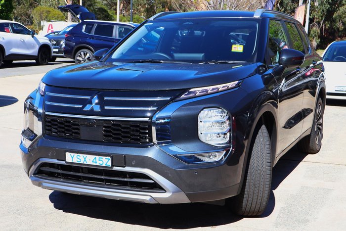 2025 Mitsubishi Outlander LS