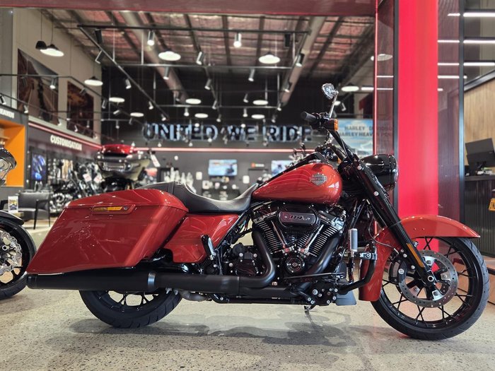 Harley-Davidson Road King Special 114 (FLHRXS) Touring