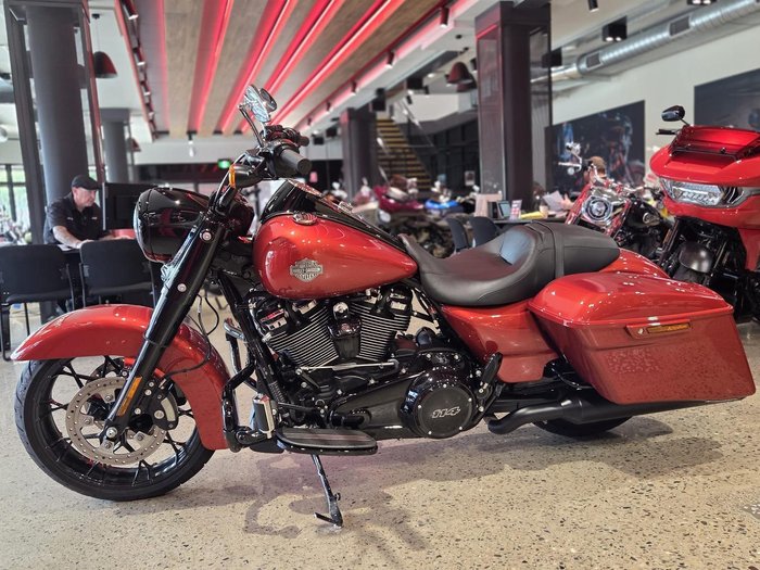 2025 Harley-Davidson Road King Special 114 (FLHRXS)