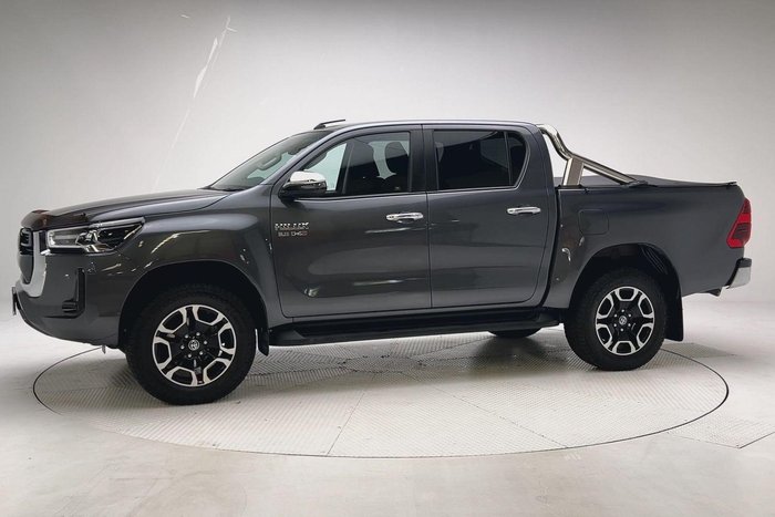2020 Toyota Hilux SR5