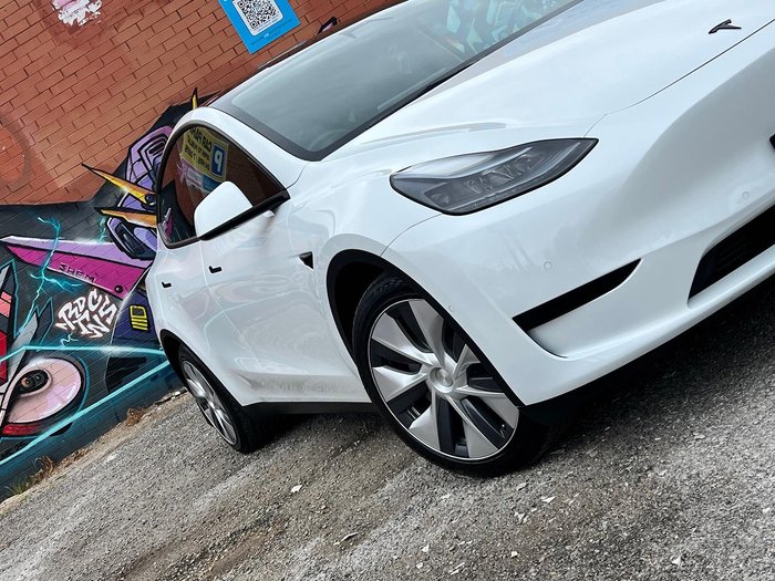 2024 Tesla Model Y Rear-Wheel Drive