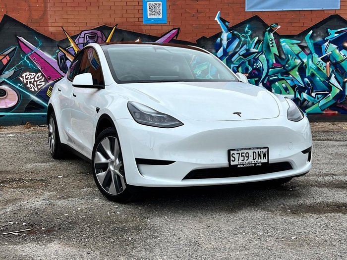 2024 Tesla Model Y Rear-Wheel Drive