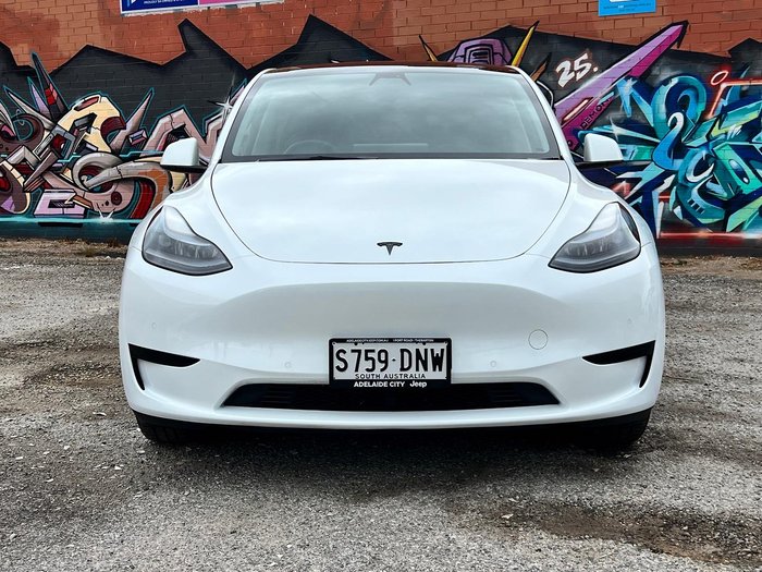 2024 Tesla Model Y Rear-Wheel Drive