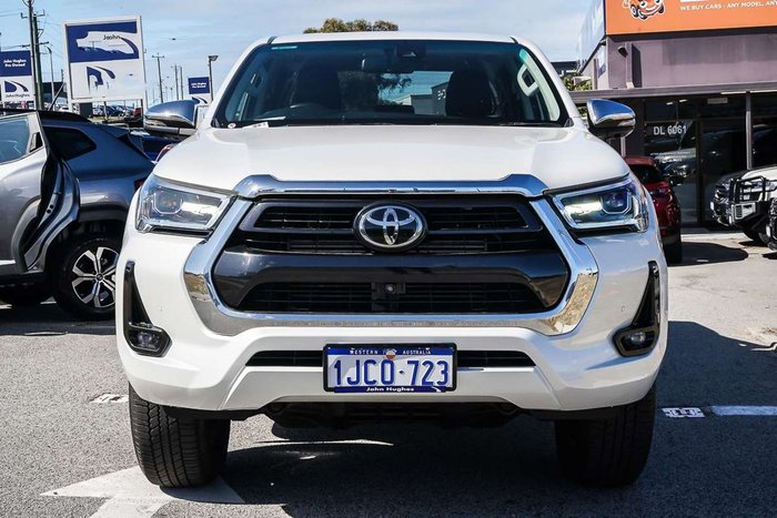 2022 Toyota Hilux SR5