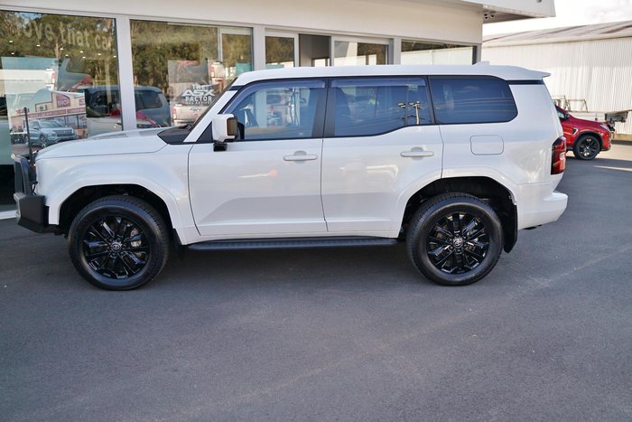 2024 Toyota Landcruiser Prado