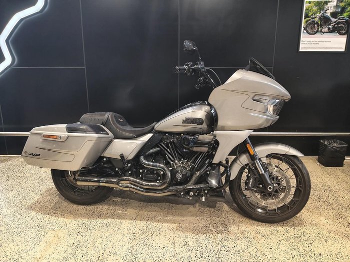 2023 Harley-Davidson CVO Road Glide 121 (FLTRXSE)