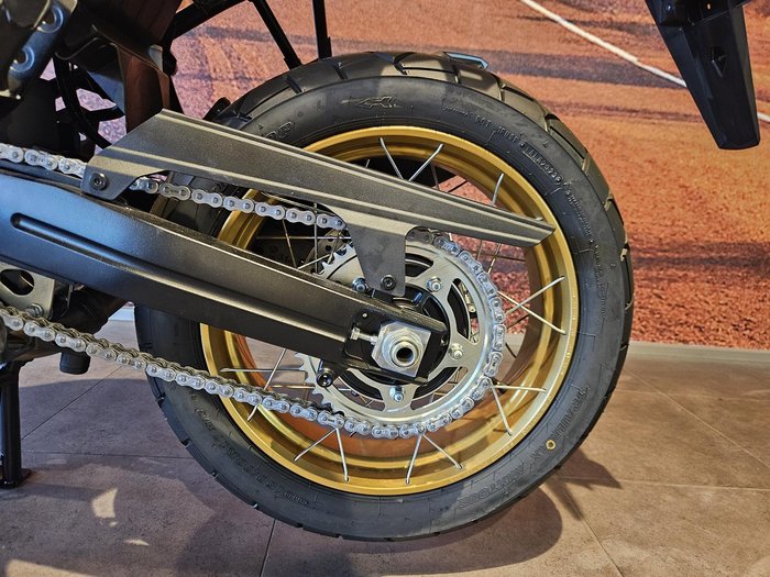 2024 Suzuki V-Strom 1050DE V-Strom Yellow