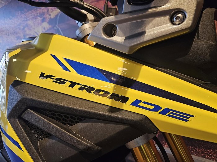 2024 Suzuki V-Strom 1050DE V-Strom Yellow