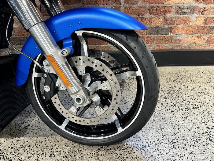 Harley-Davidson Road Glide 117 (FLTRX) Touring