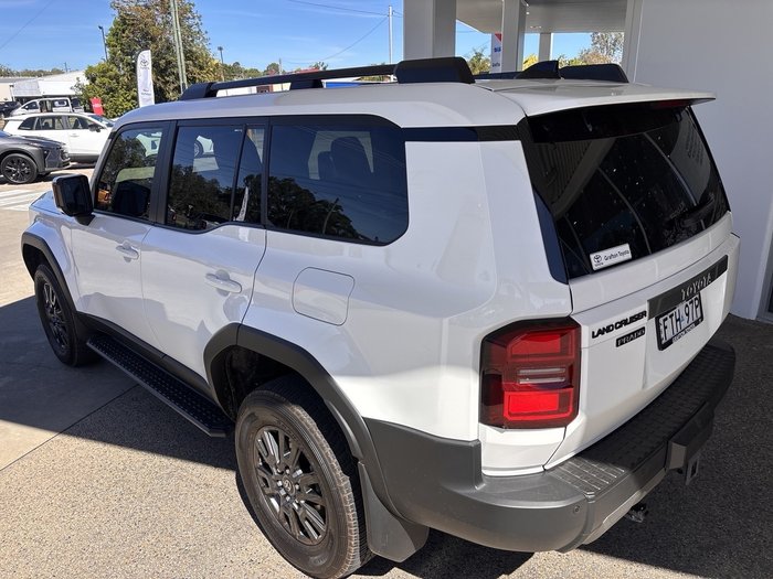 2025 Toyota Landcruiser Prado