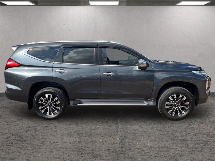 2023 Mitsubishi Pajero Sport GLS