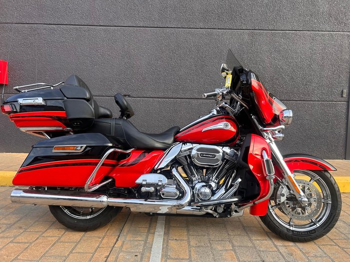 2016 Harley-Davidson CVO Limited 110 (FLHTKSE)
