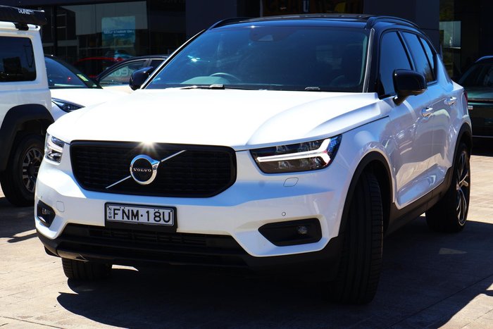 2022 Volvo XC40 T5 R-Design