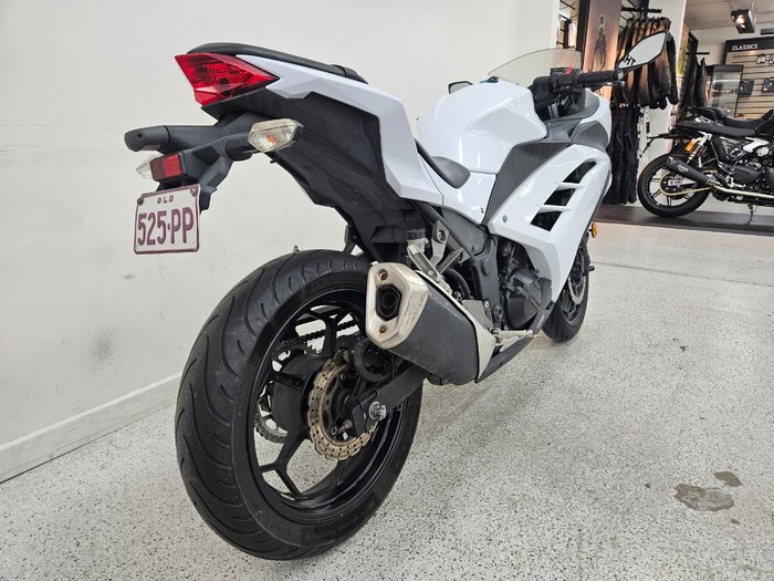 2014 Kawasaki NINJA 300 White