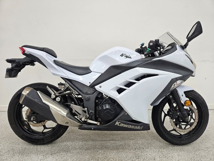 2014 Kawasaki NINJA 300 White