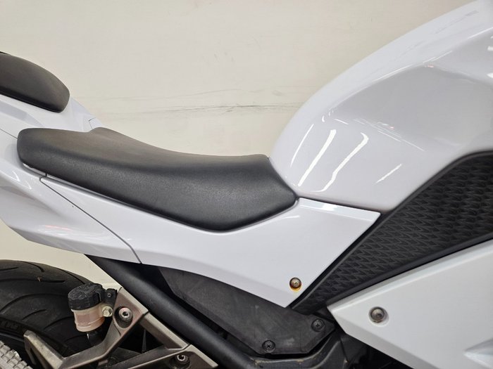 2014 Kawasaki NINJA 300 White