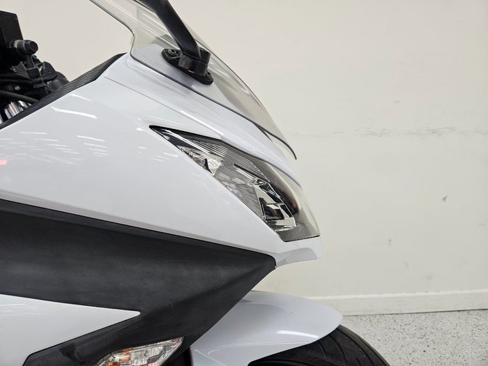 2014 Kawasaki NINJA 300 White