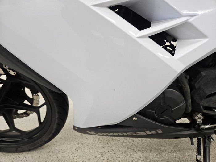 2014 Kawasaki NINJA 300 White