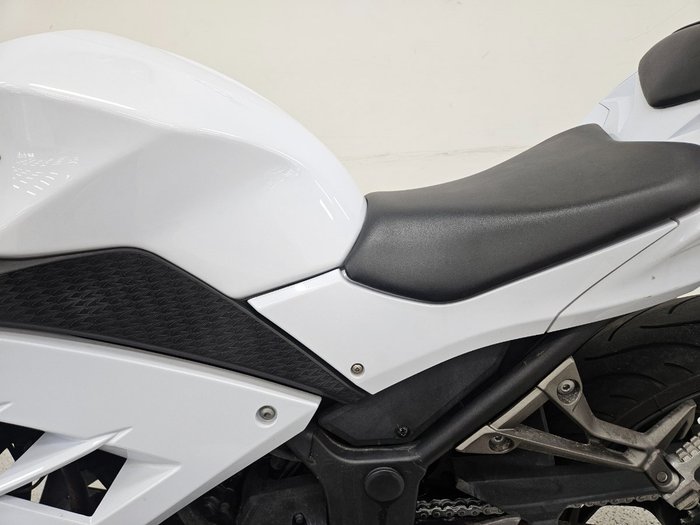 2014 Kawasaki NINJA 300 White