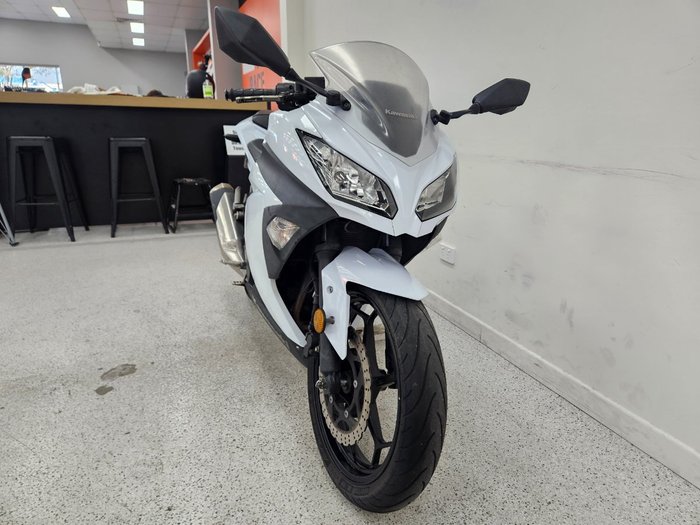 2014 Kawasaki NINJA 300 White