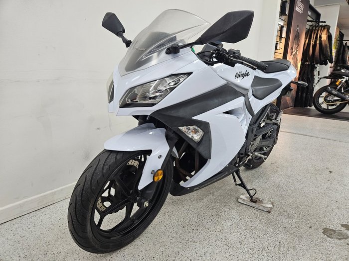 2014 Kawasaki NINJA 300 White