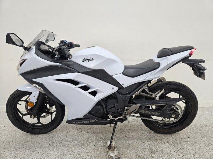 2014 Kawasaki NINJA 300 White