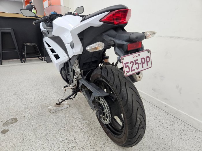 2014 Kawasaki NINJA 300 White