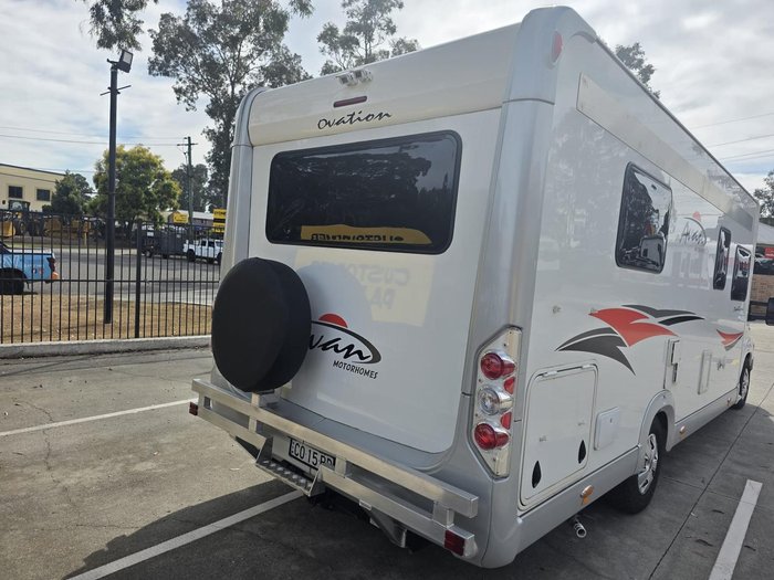 2017 Avan Ovation M6