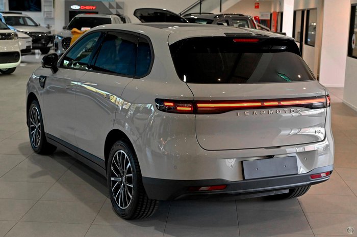 2026 Leapmotor B10 Design LR