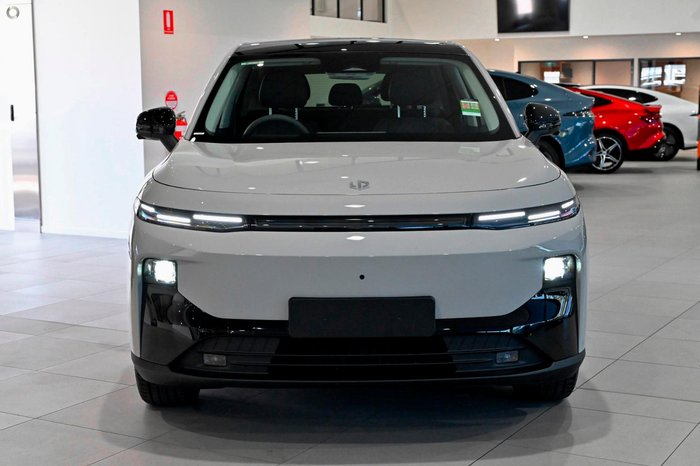2026 Leapmotor B10 Design LR