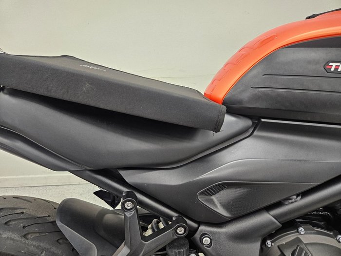 2023 Triumph TRIDENT 660 Orange
