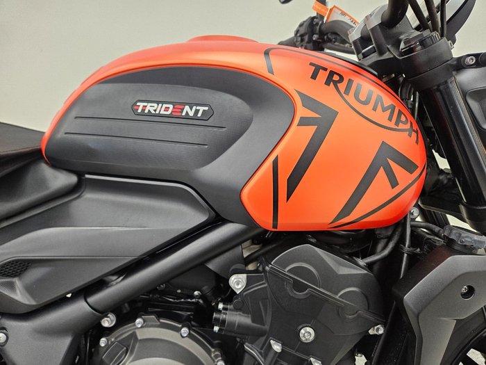 2023 Triumph TRIDENT 660 Orange
