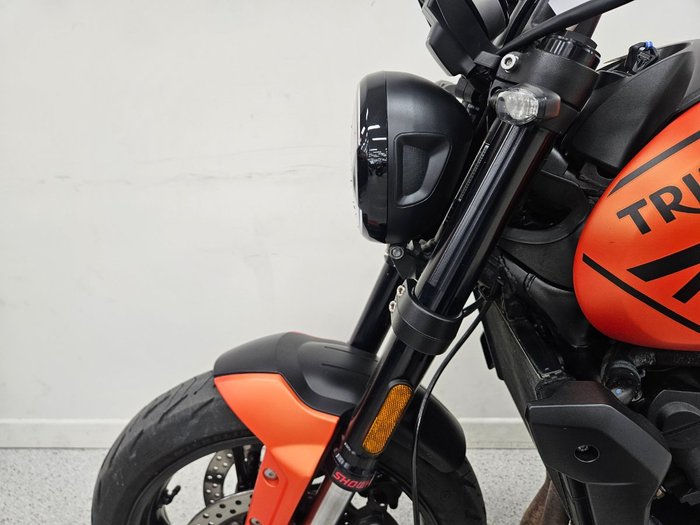 2023 Triumph TRIDENT 660 Orange