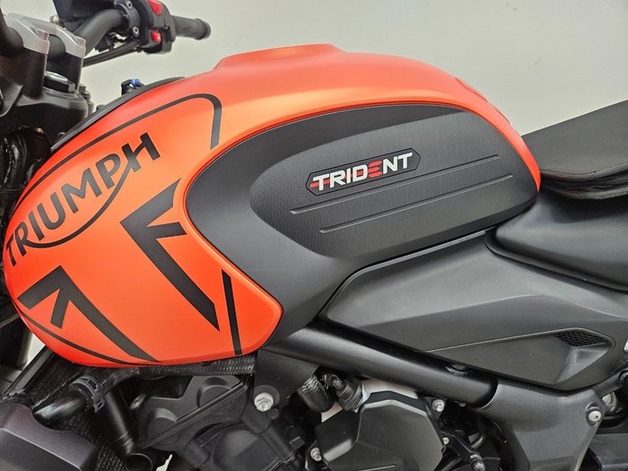 2023 Triumph TRIDENT 660 Orange