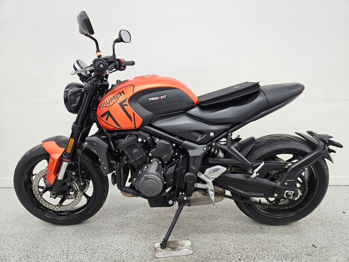 2023 Triumph TRIDENT 660 Orange