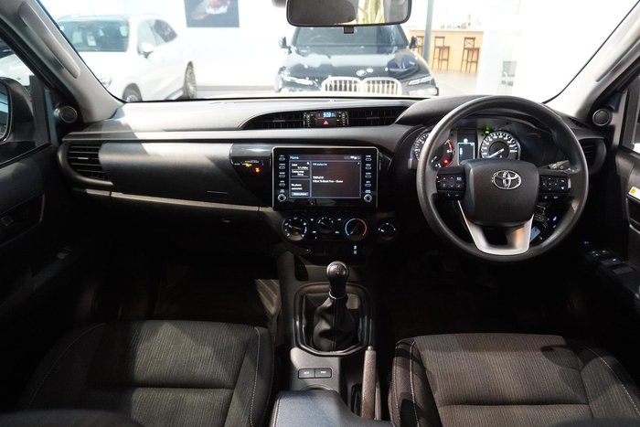 2024 Toyota Hilux SR