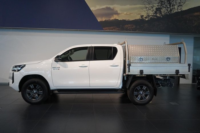 2024 Toyota Hilux SR